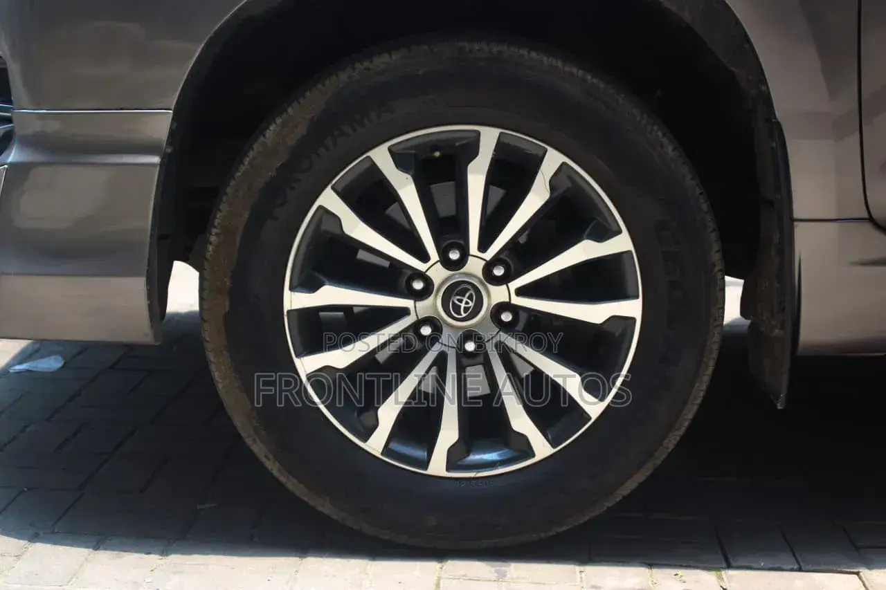 BMW Lo 2015 Gray