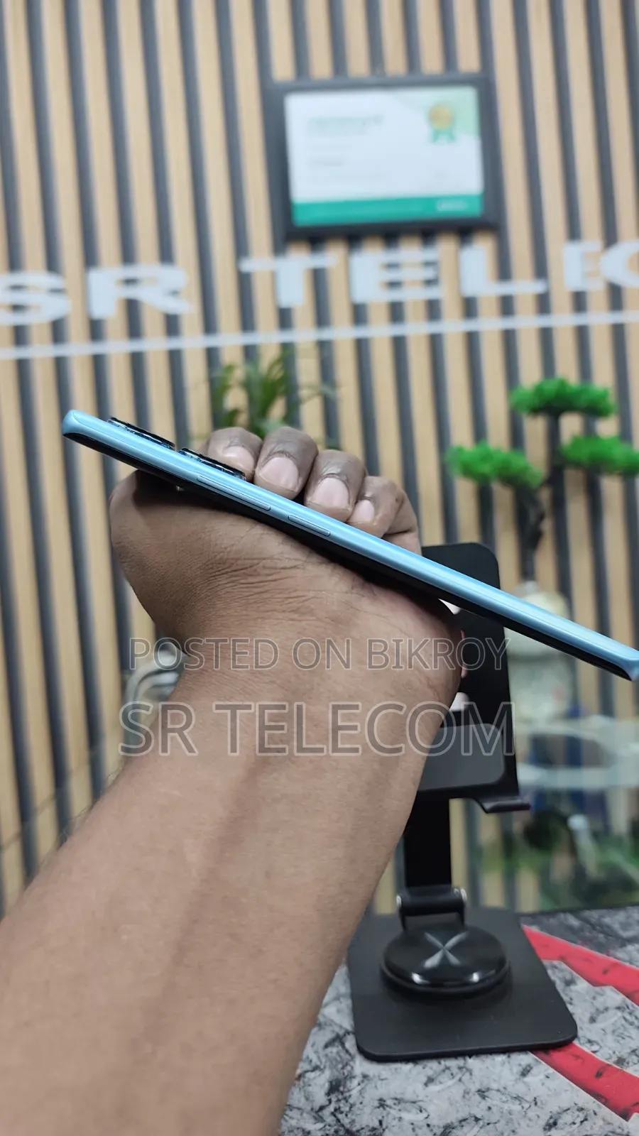 রিয়েলমি ১০ প্রো+ ২৫৬ জিবি ব্লু
