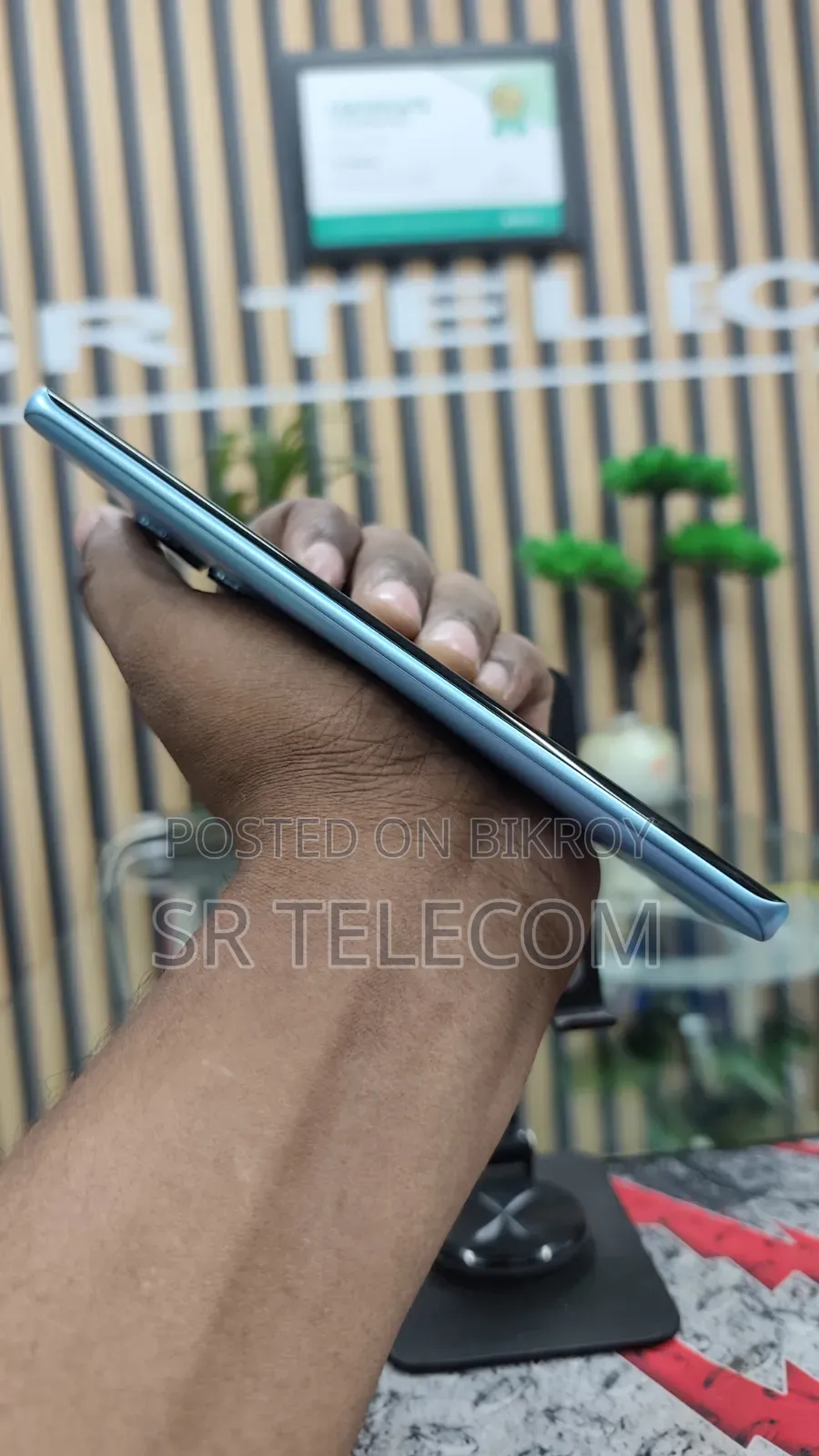 রিয়েলমি ১০ প্রো+ ২৫৬ জিবি ব্লু