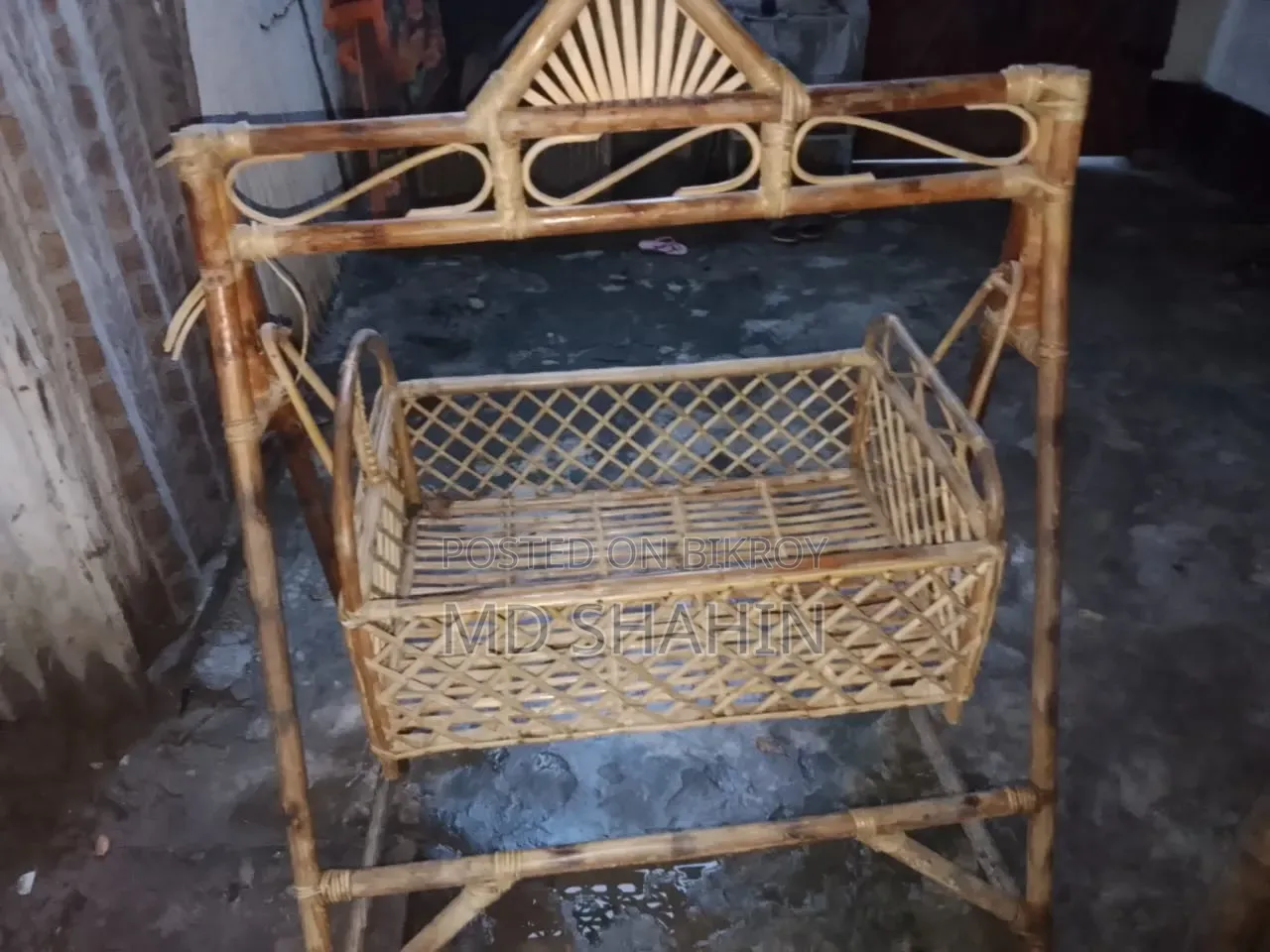Cradle for small babies.