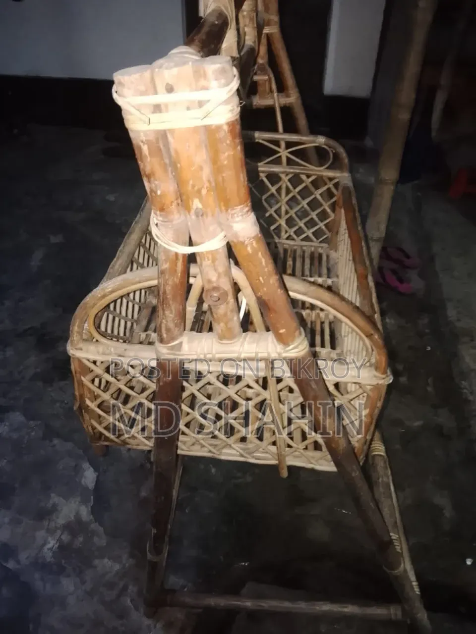 Cradle for small babies.