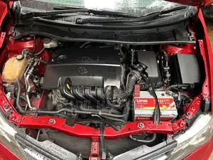 Toyota Auris 2012 Red