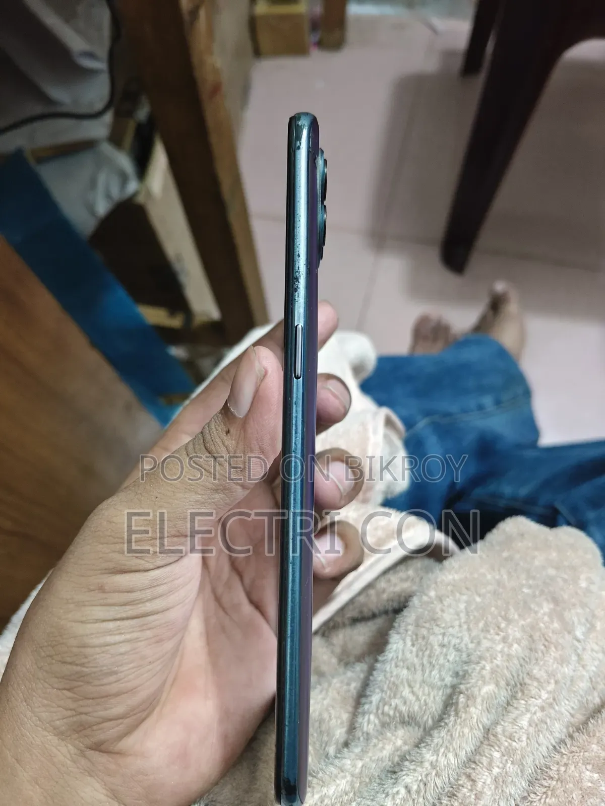 ওপ্পো এফ১৭ প্রো ১২৮ জিবি ব্লু