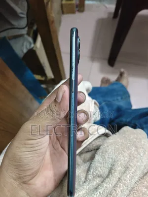 ওপ্পো এফ১৭ প্রো ১২৮ জিবি ব্লু