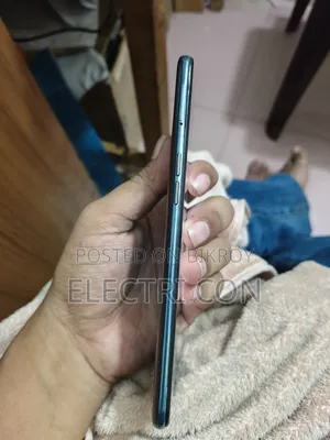 ওপ্পো এফ১৭ প্রো ১২৮ জিবি ব্লু