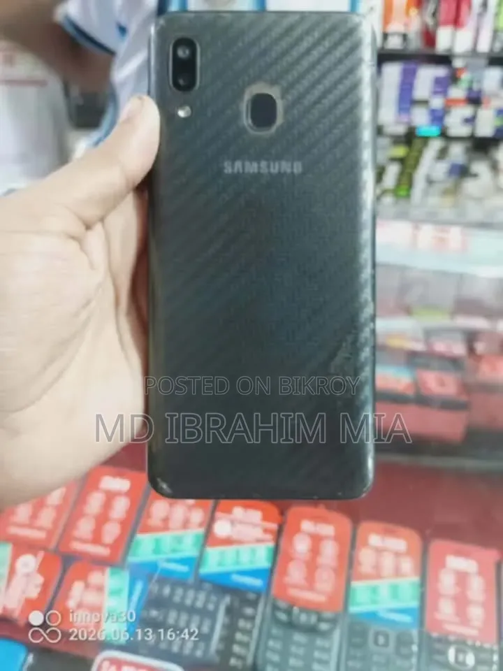 Samsung Galaxy A20 32 GB Black