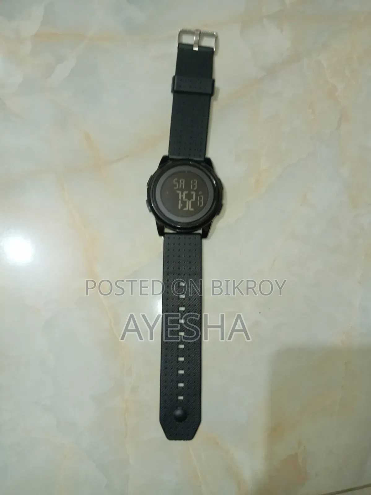 এই ঘরি টা বিদেশ থেকে আনা হয়েছে