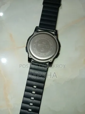 এই ঘরি টা বিদেশ থেকে আনা হয়েছে
