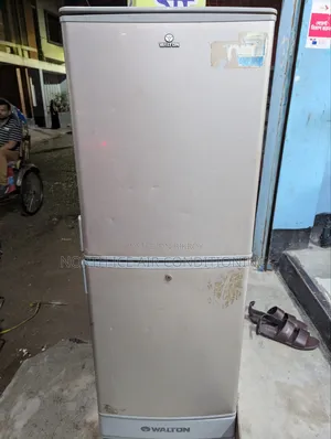 Walton Refrigerator 11 Cft.
