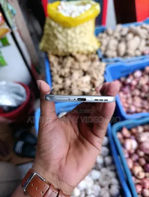 Infinix Hot 60 Pro+ 128 GB Silver