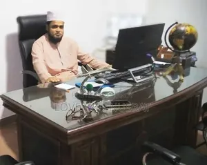 স্যার এর সহকারী হিসাবে একজন হুজুর হলে ভালো হতো কোনো অভিজ্ঞতা ছাড়া