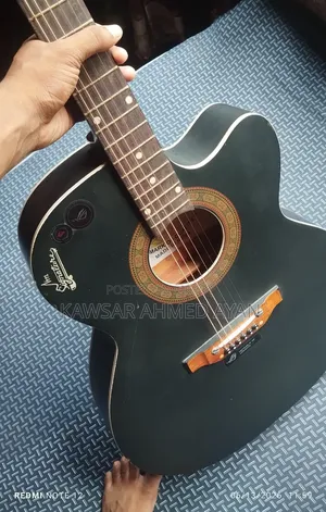 গিটার বিক্রি করব