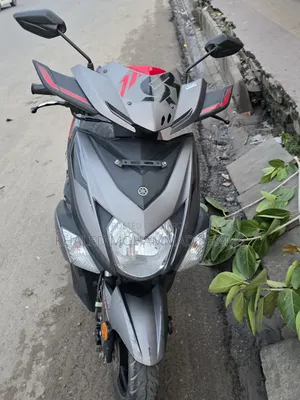 ইয়ামাহা ২০২১ কালো