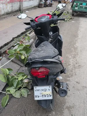 ইয়ামাহা ২০২১ কালো