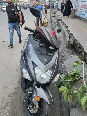 ইয়ামাহা ২০২১ কালো