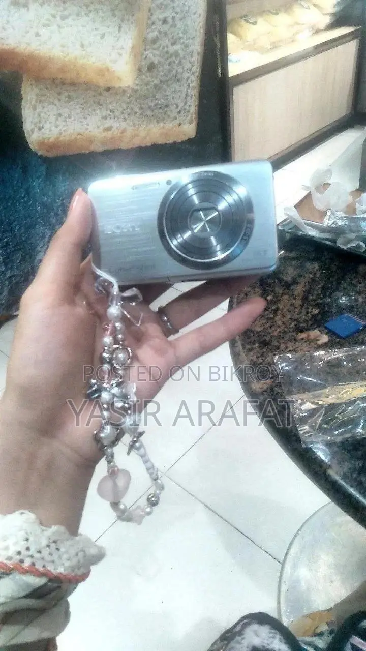 Sony Cybershot W65o