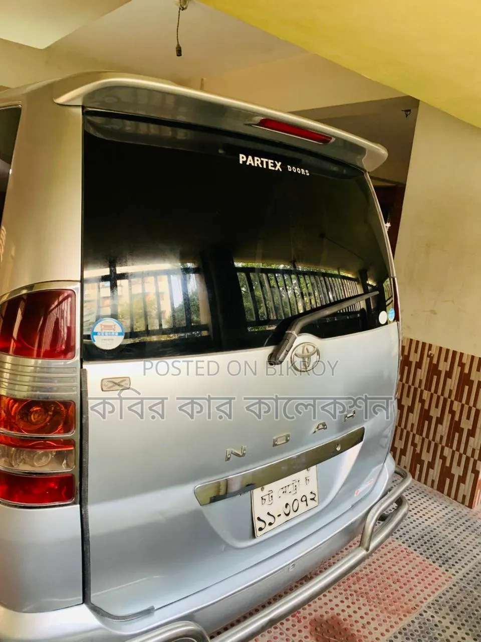 টয়োটা নোয়া ২০০৩ সিলভার