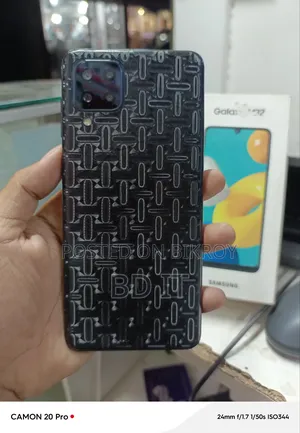 স্যামসাং গ্যালাক্সি এম৩২ ১২৮ জিবি