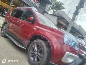 Nissan X-Trail 2011 Maroon