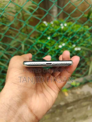 Apple iPhone X 64 GB White