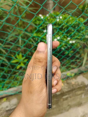 Apple iPhone X 64 GB White