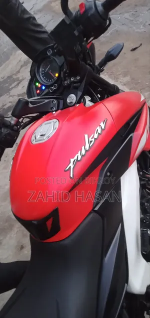 Bajaj Pulsar NS 160 2022 Red