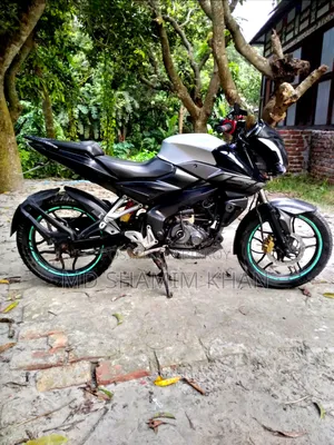 Bajaj 2018 Black