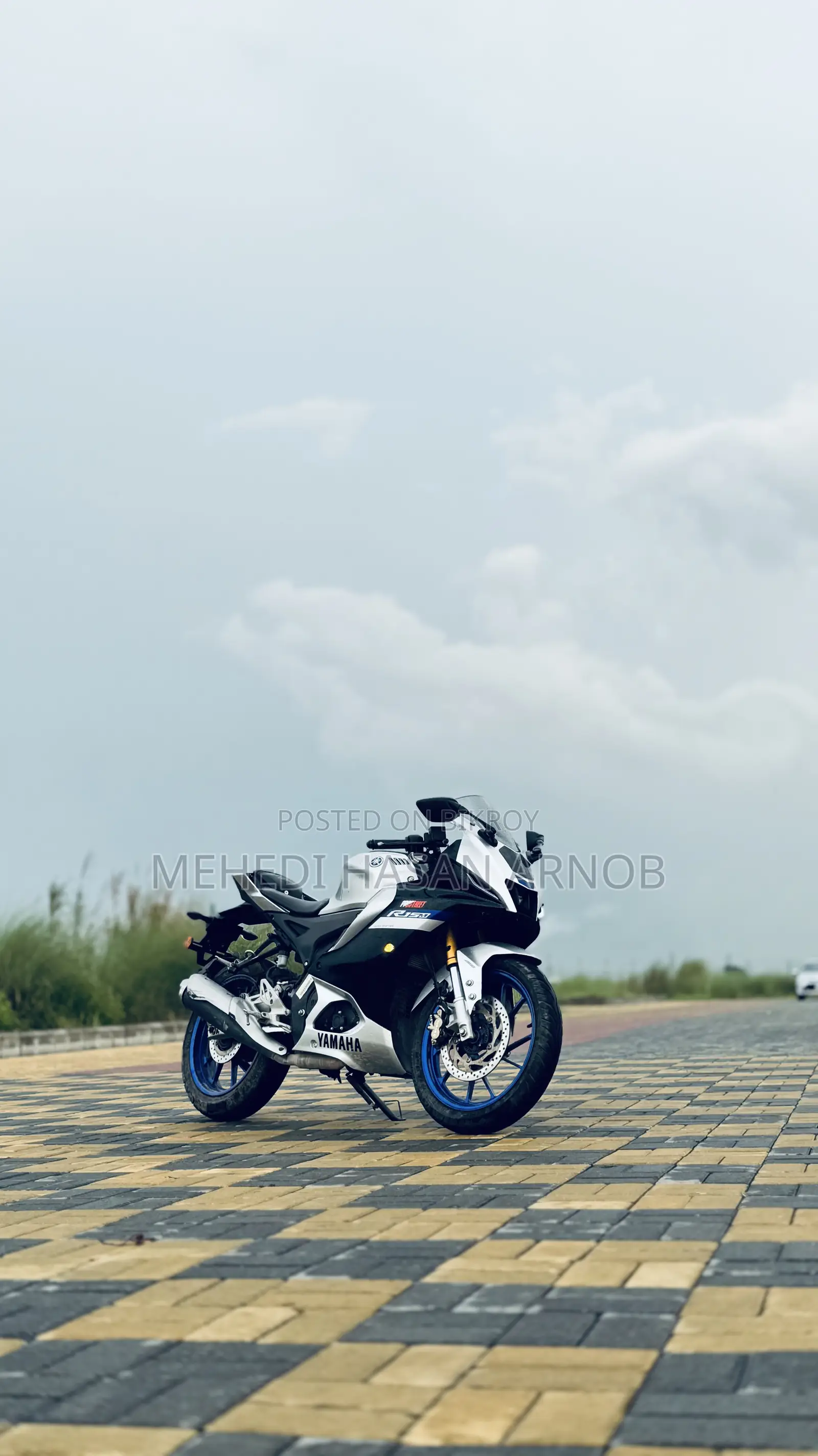 Yamaha R1 2025 Silver