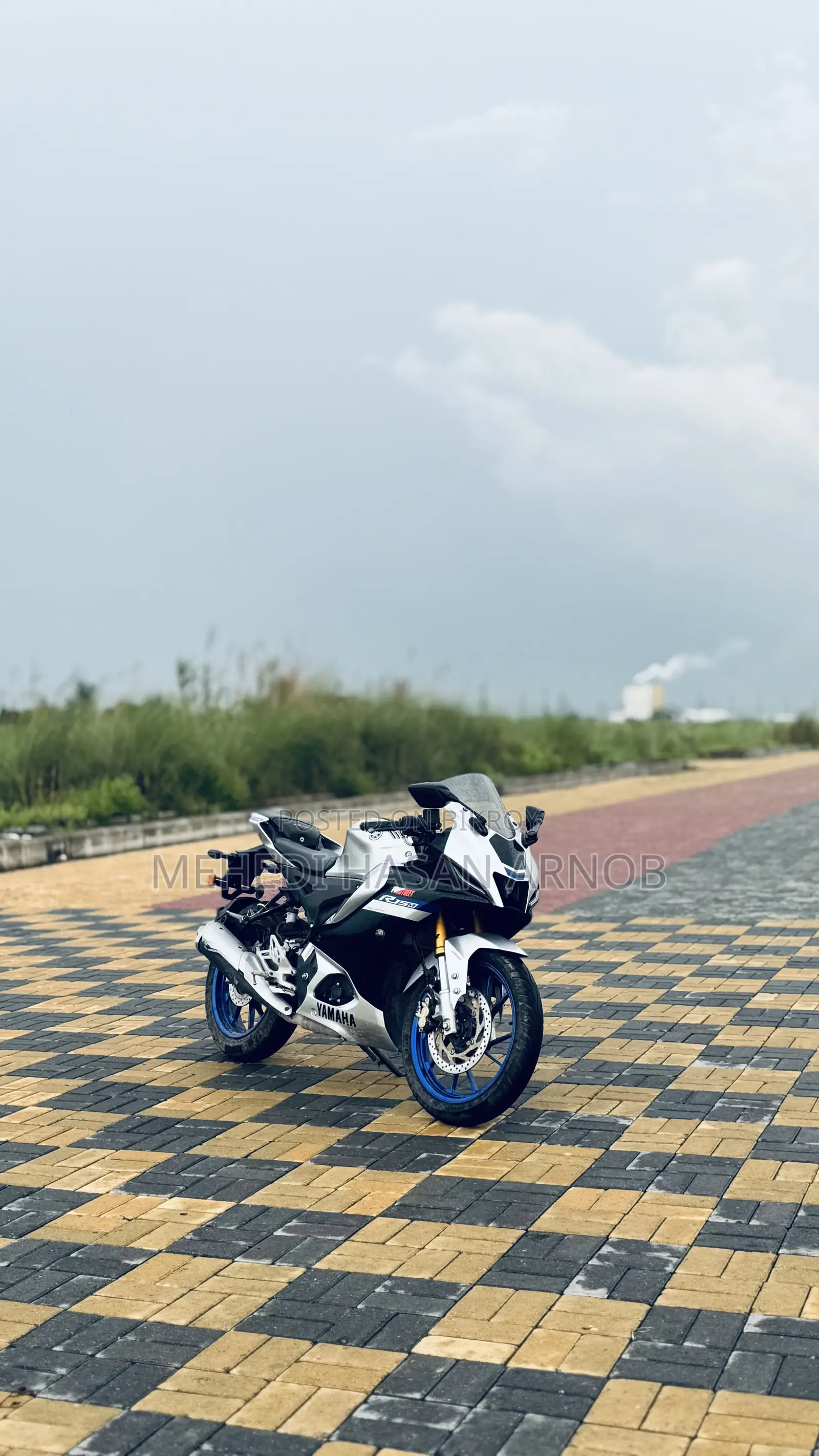 Yamaha R1 2025 Silver