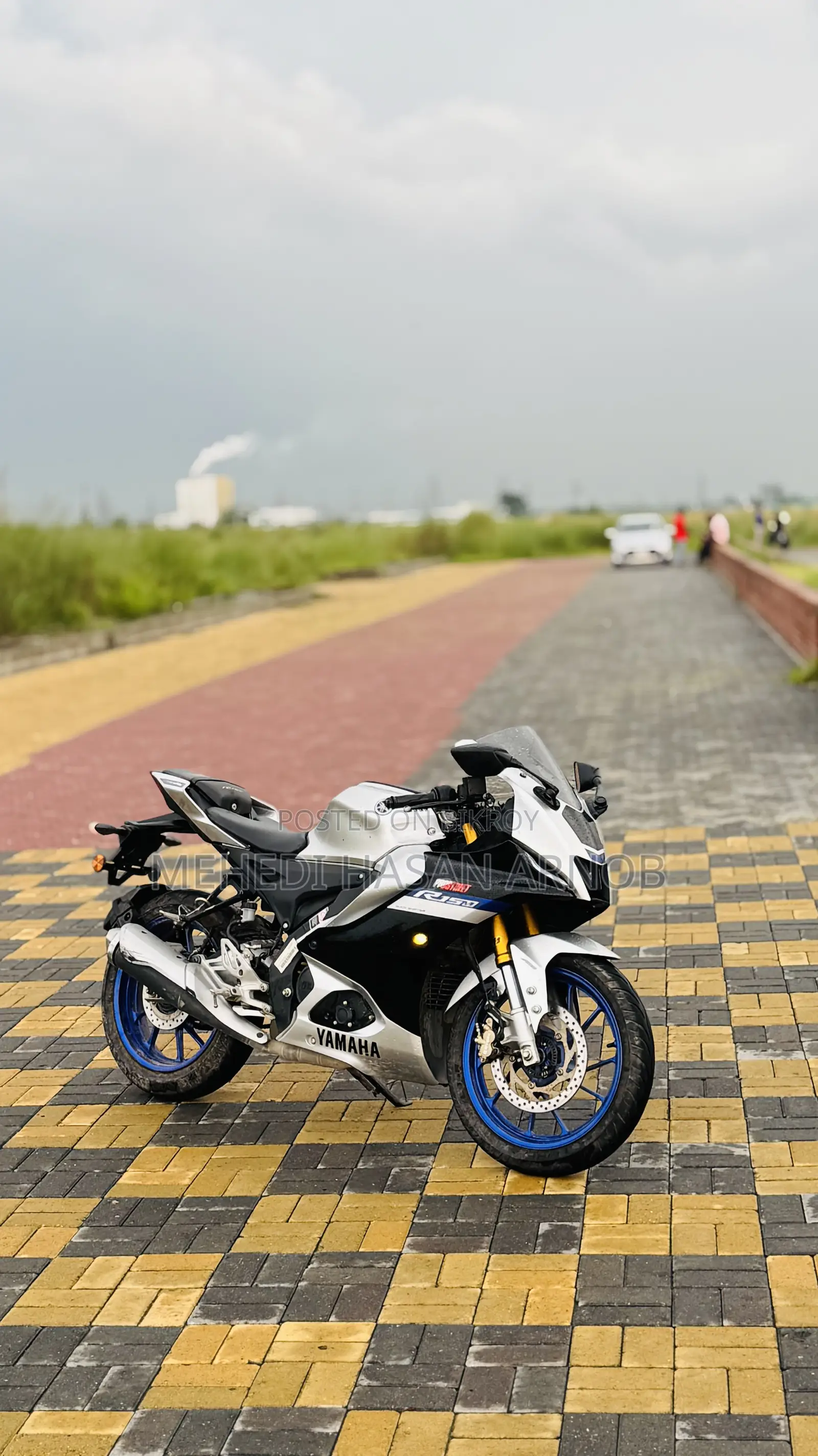 Yamaha R1 2025 Silver