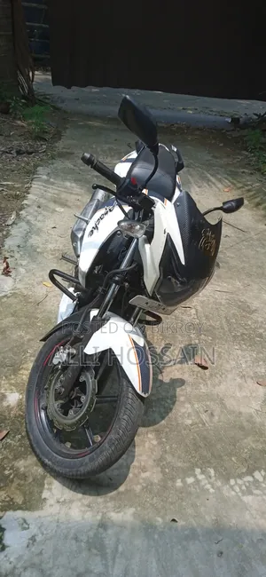 TVS Apache RTR 160 2V 2015 White