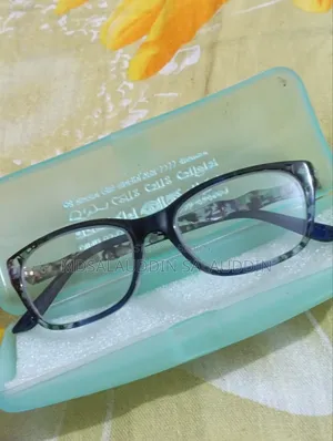 Two women's frames. Two glasses for 800 Taka.
