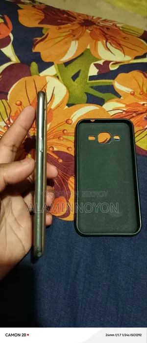 Samsung Galaxy J2 8 GB Gold