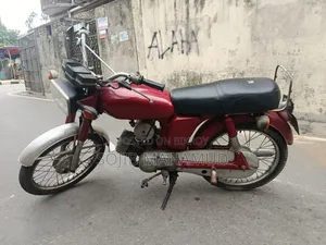 Yamaha 1996 Red