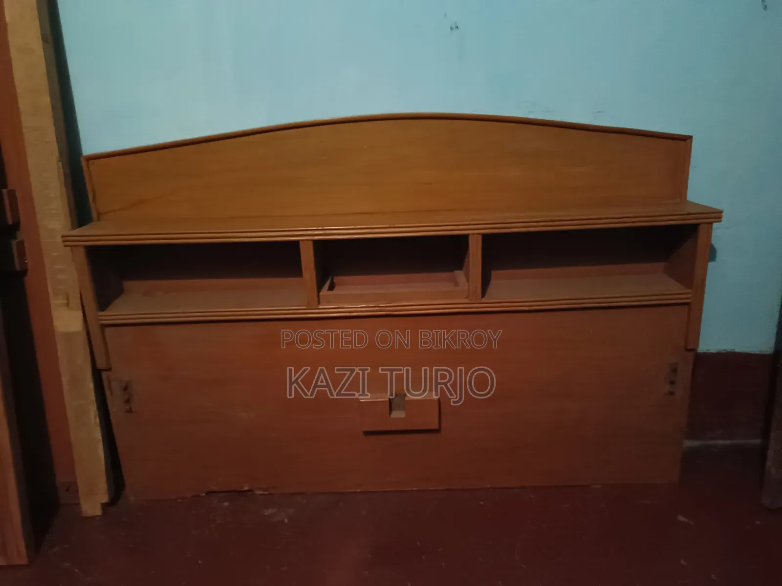 কাঠের খাট বিক্রয় করা হইবে