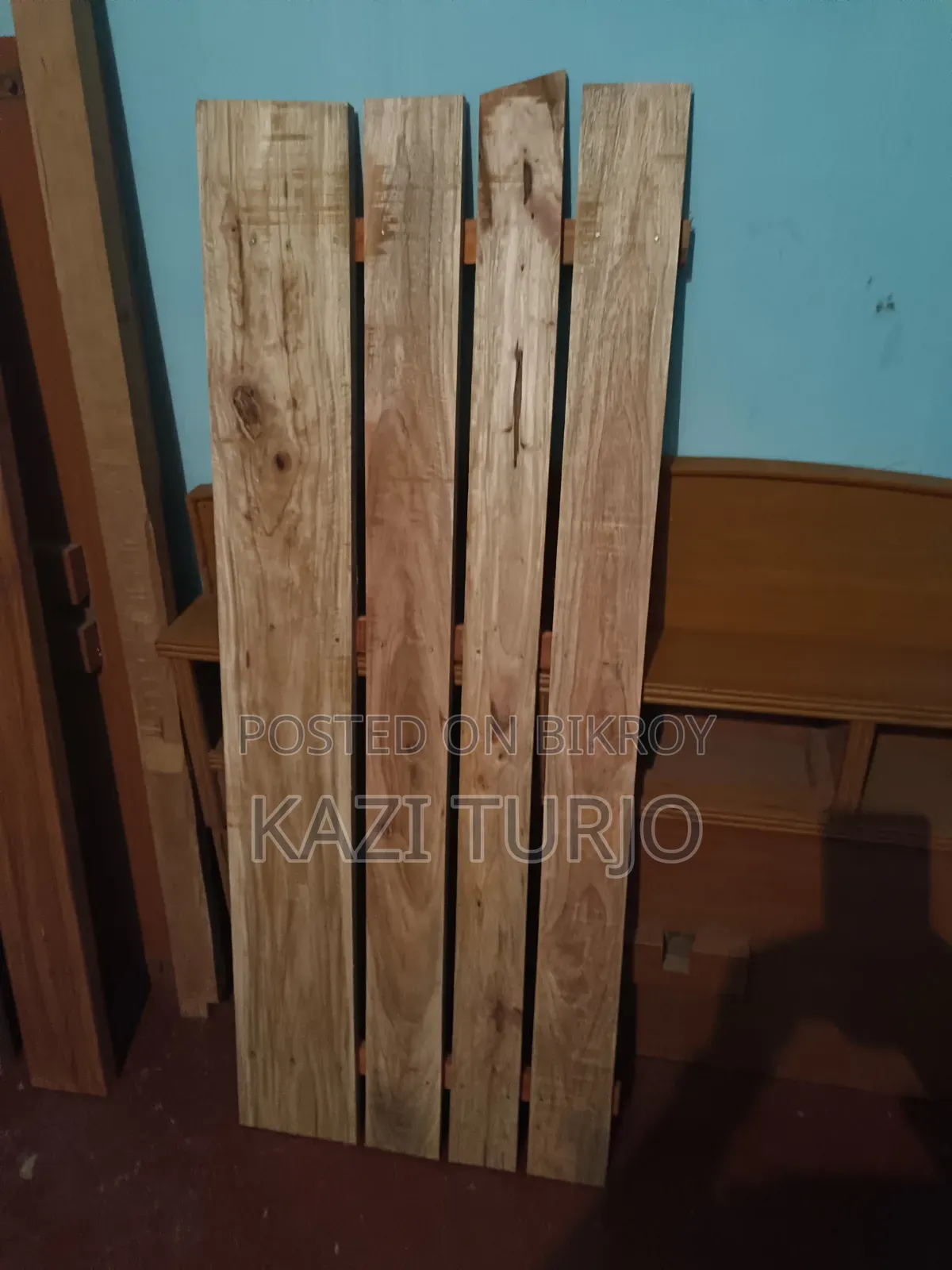 কাঠের খাট বিক্রয় করা হইবে