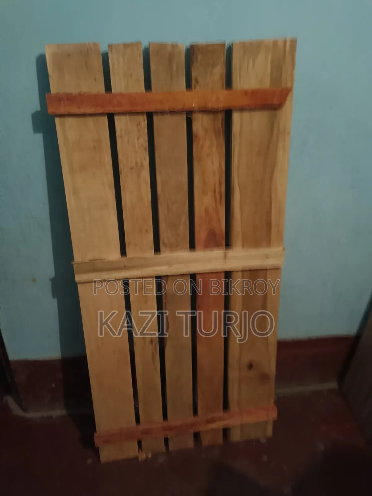কাঠের খাট বিক্রয় করা হইবে