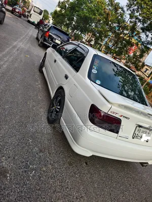 Toyota Carina 2001 Pearl