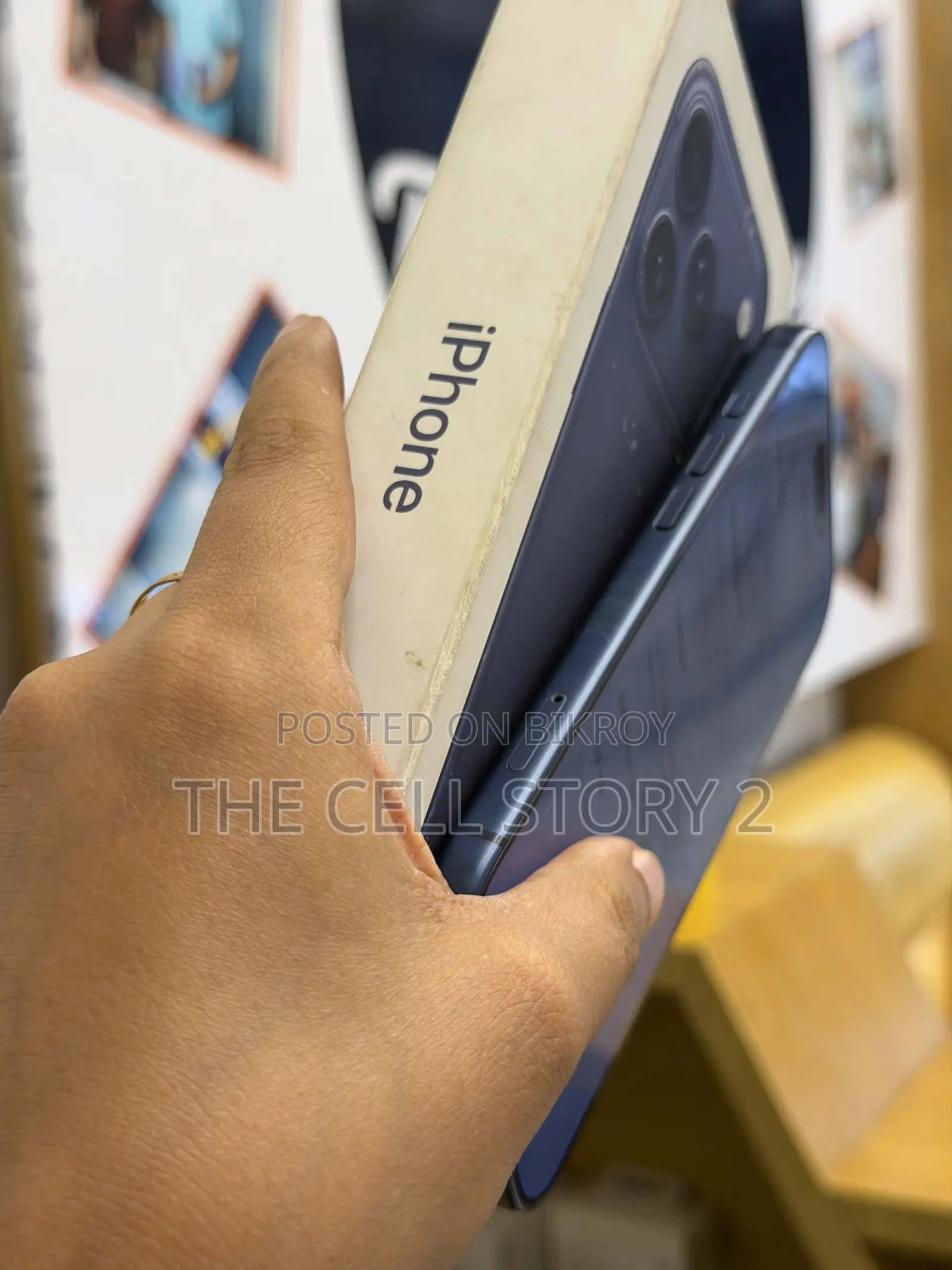 অ্যাপল আইফোন ১৭ প্রো ২৫৬ জিবি ব্লু