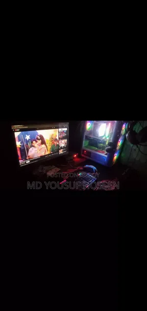 Desktop Computer Asus 16GB AMD Ryzen 5 SSD 256GB