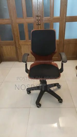 4 Regal tables and 6 chairs for sale.