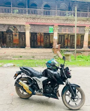 টিভিএস অ্যাপাচি ১৬০ ৪ভি ২০১৯ কালো