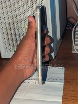 Apple iPhone 11 64 GB White