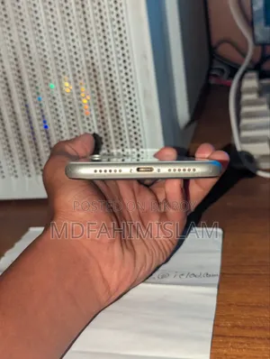 Apple iPhone 11 64 GB White