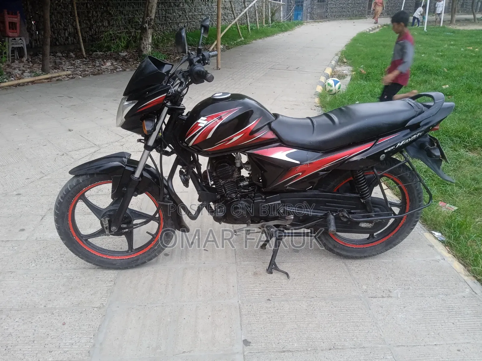 সুজুকি হায়াতে ২০১৯ কালো