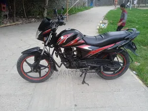 সুজুকি হায়াতে ২০১৯ কালো