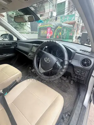 Toyota Axio 1.5 Hybrid 2WD 2015 Silver