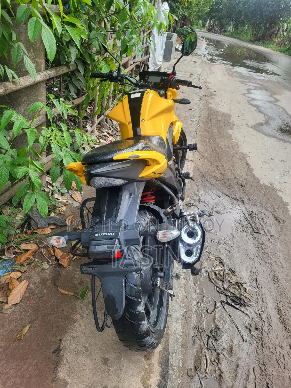 Suzuki Gixxer Monotone 2024 Yellow