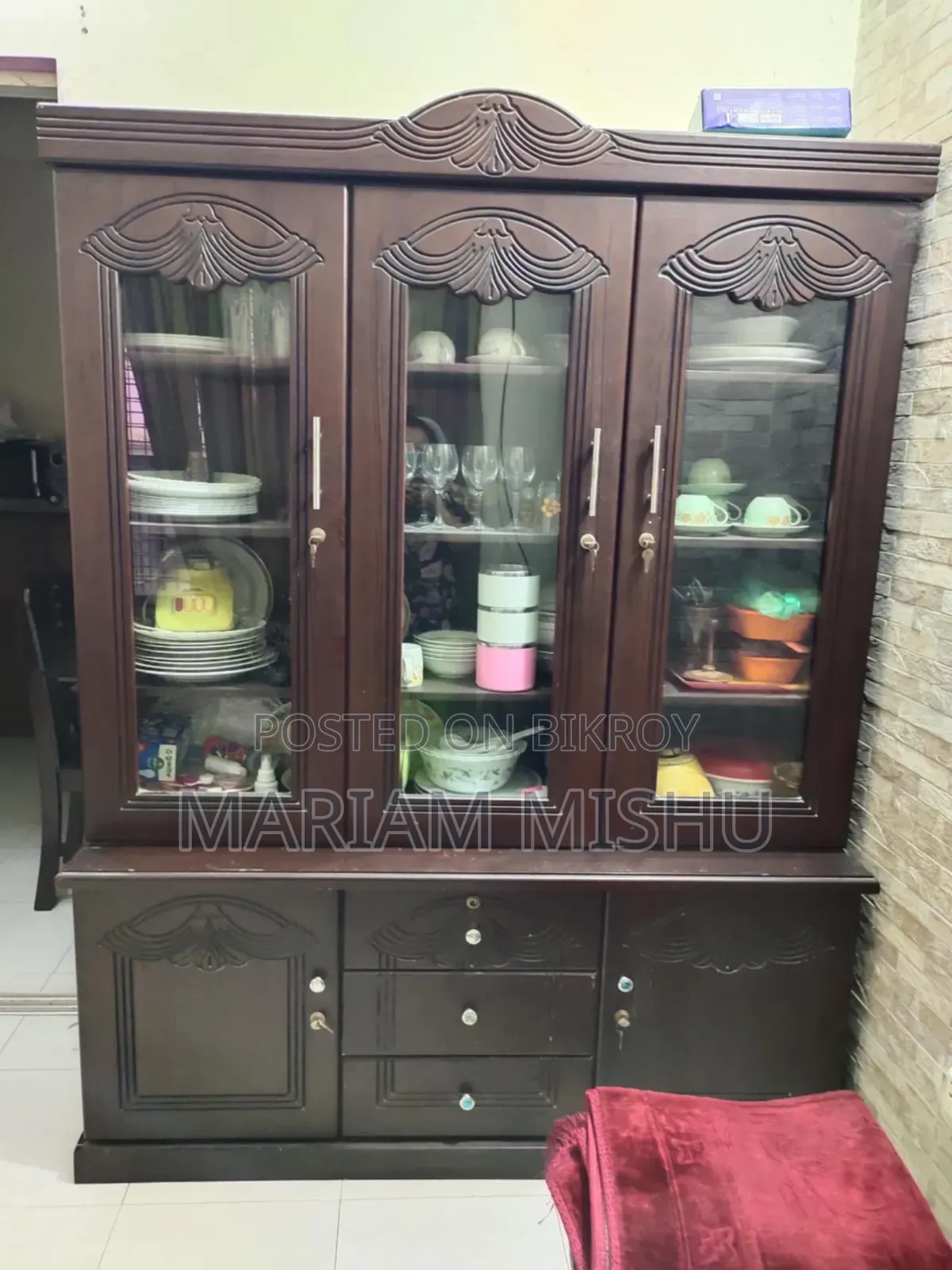 শোকেস বিক্রয়
