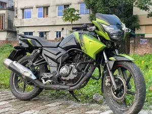 টিভিএস অ্যাপাচি আরটিআর ১৬০ ২ভি ২০১৪ সবুজ